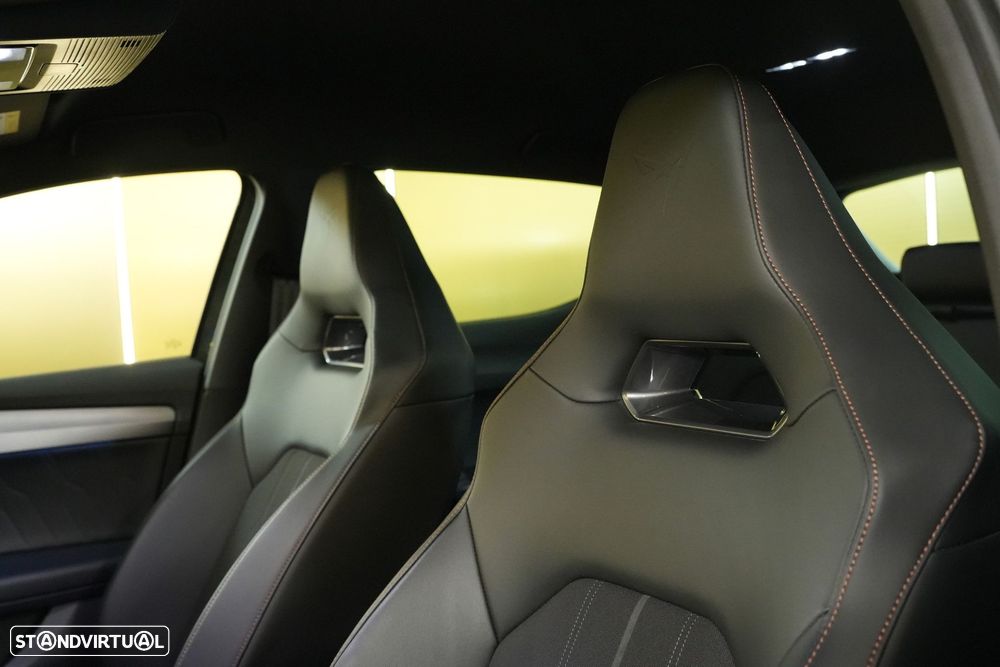 Cupra Leon 1.4 e-Hybrid MID DSG - 36