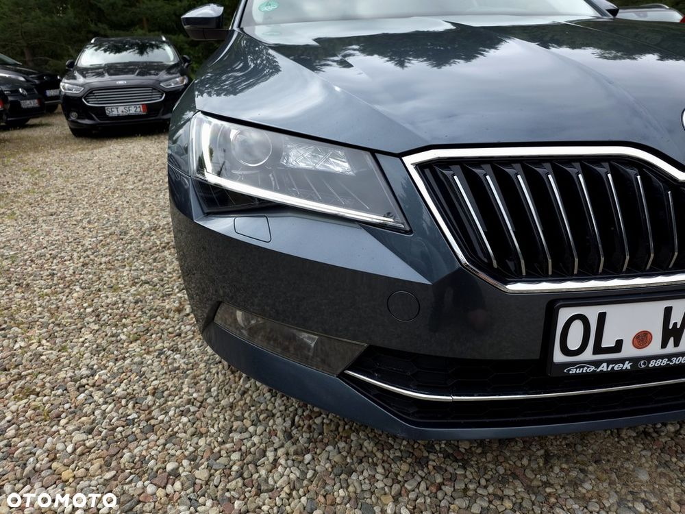 Skoda Superb 2.0 TDI Style DSG - 23