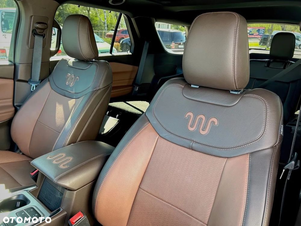 Ford Explorer - 17