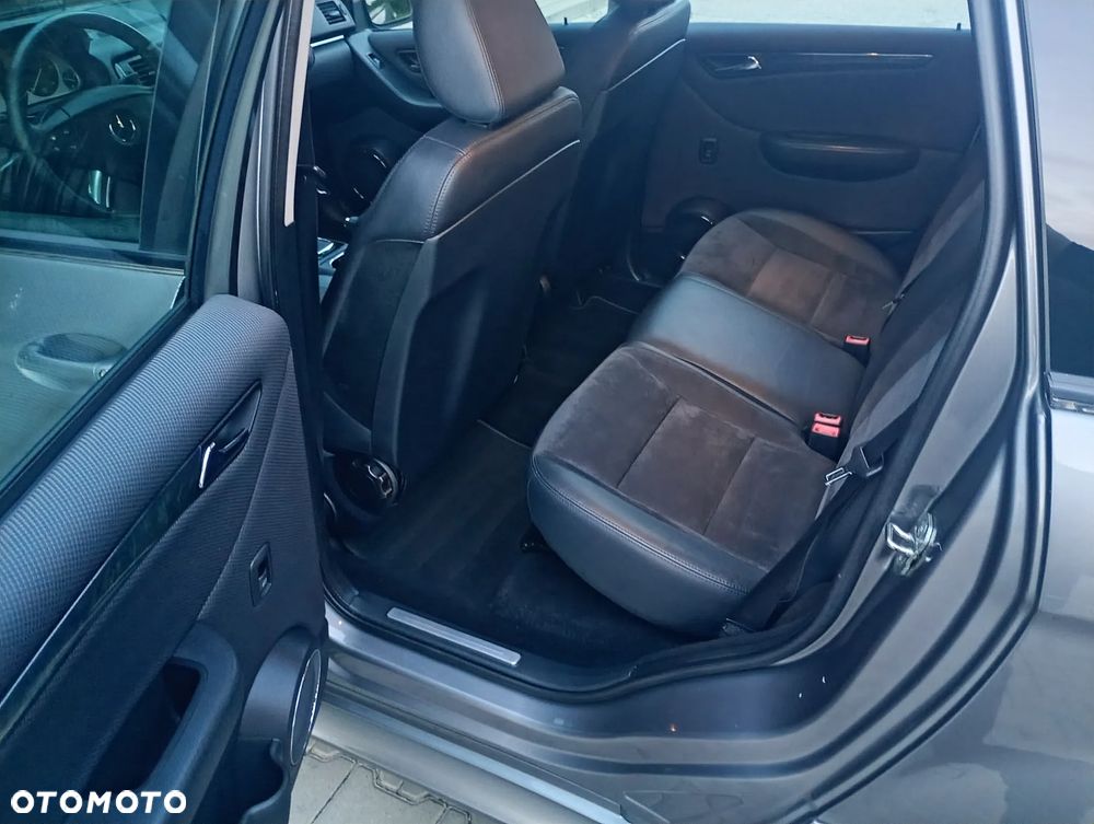 Mercedes-Benz Klasa B 200 CDI Autotronic Grand Edition - 17