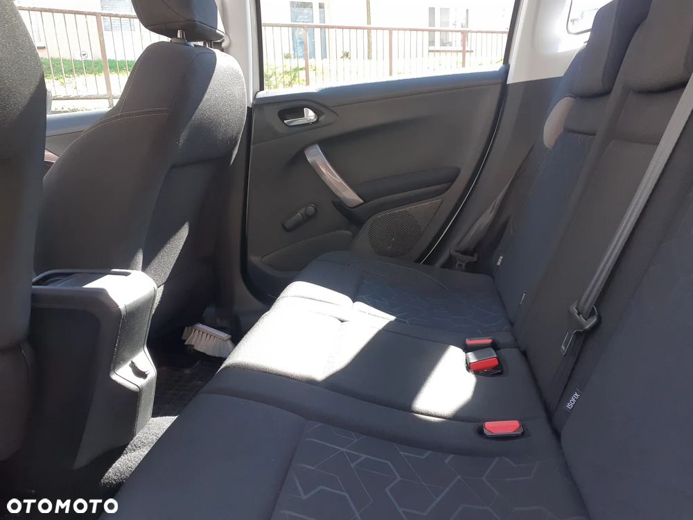 Peugeot 2008 - 9
