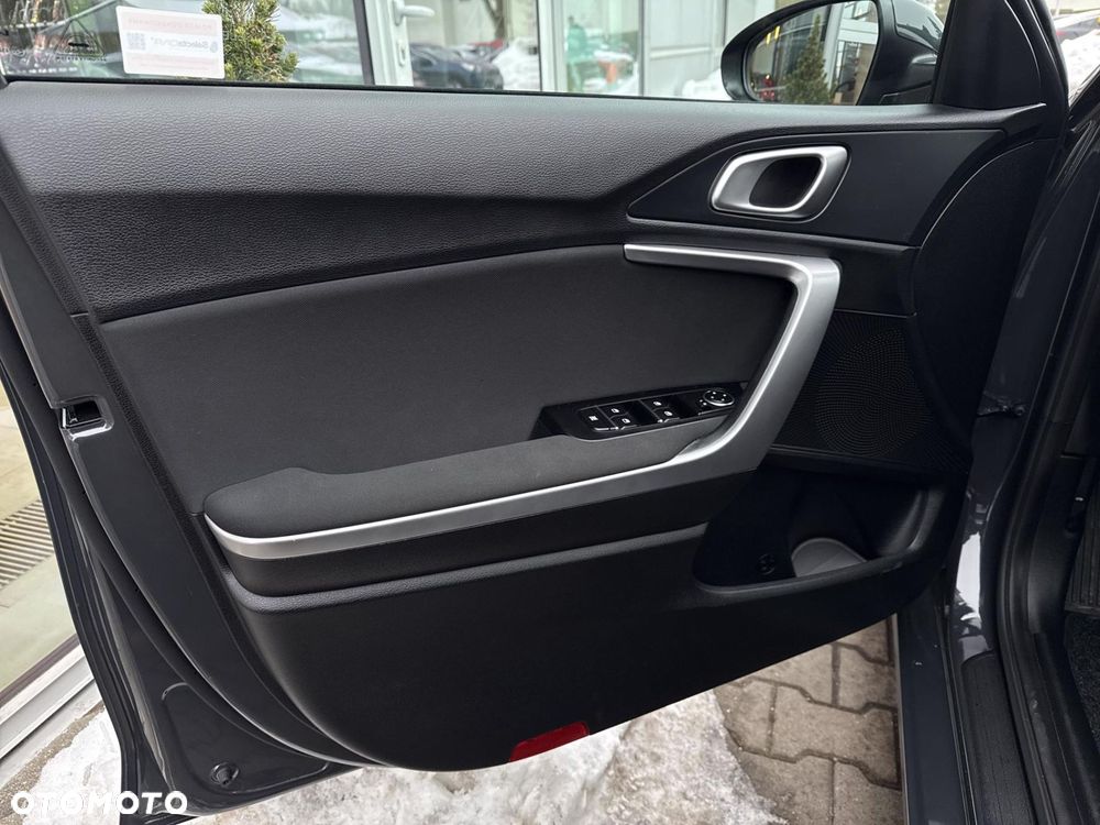 Kia Ceed 1.5 T-GDI M DCT - 11