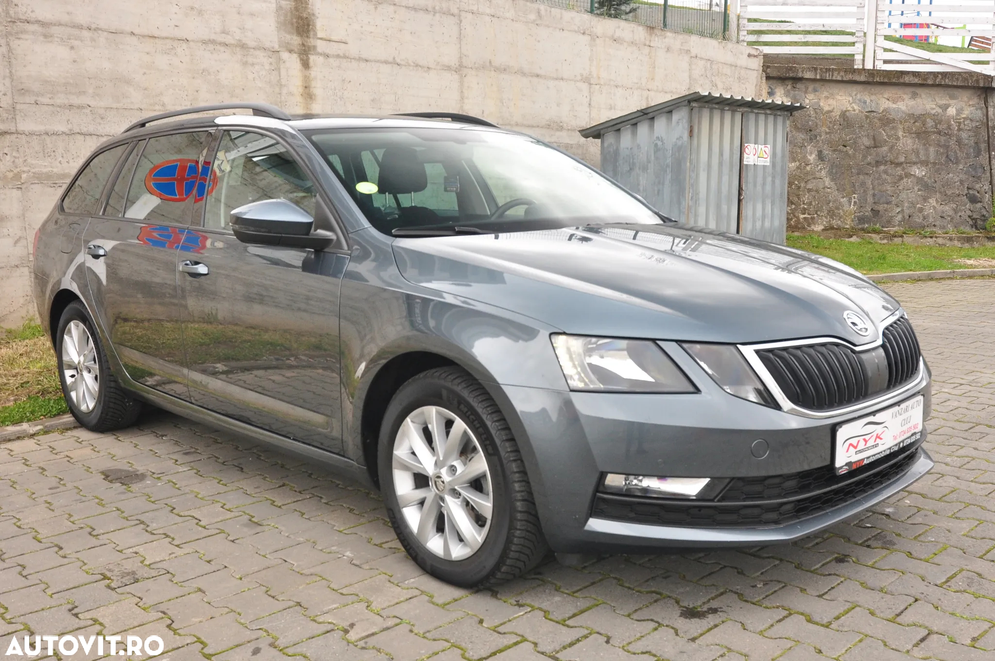 Skoda Octavia Combi Diesel 2.0 TDI Ambition - 2