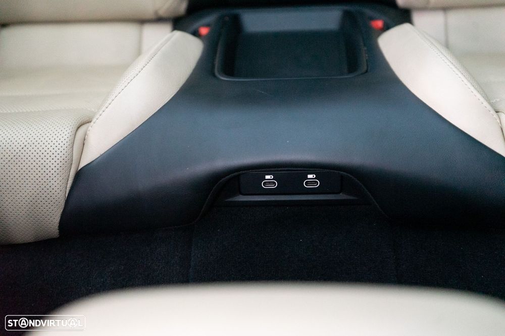 Porsche Taycan Turbo - 48