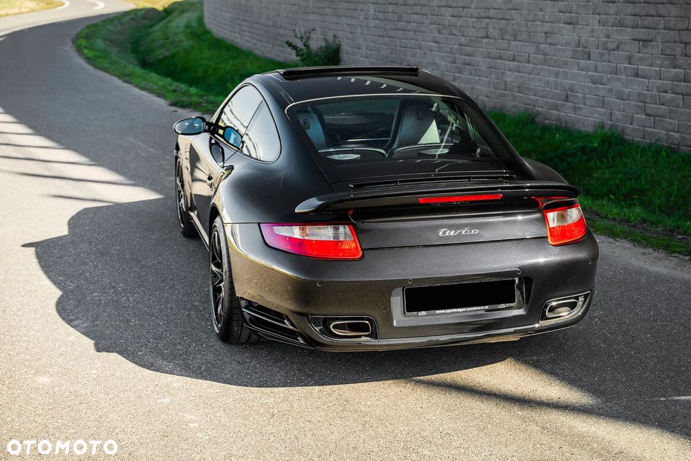 Porsche 911 Turbo - 9