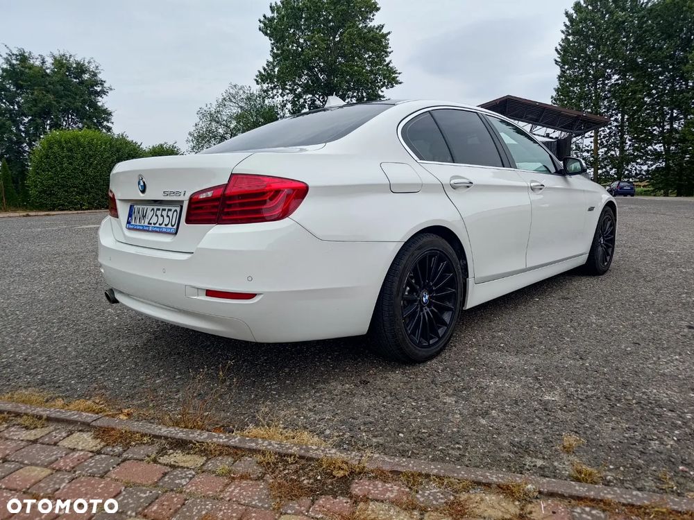 BMW Seria 5 528i - 6