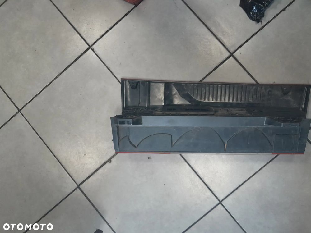 Lampa tylna prawa Mercedes Sprinter 907 A9108200000 - 2