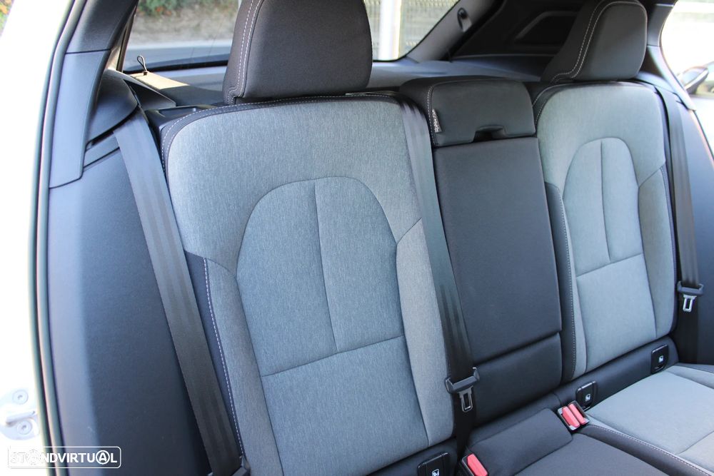 Volvo XC 40 1.5 T2 Plus Dark Auto - 41