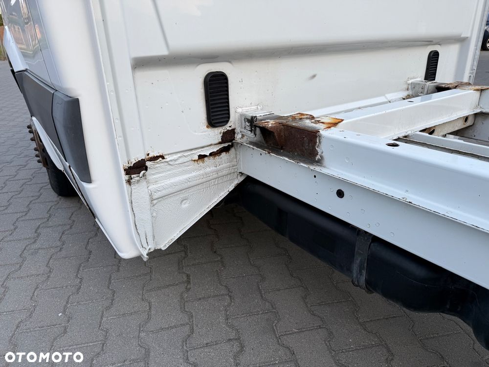 Mercedes-Benz Sprinter - 14