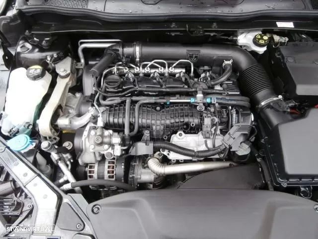 Volvo V40 2.0 D2 R-Design - 39