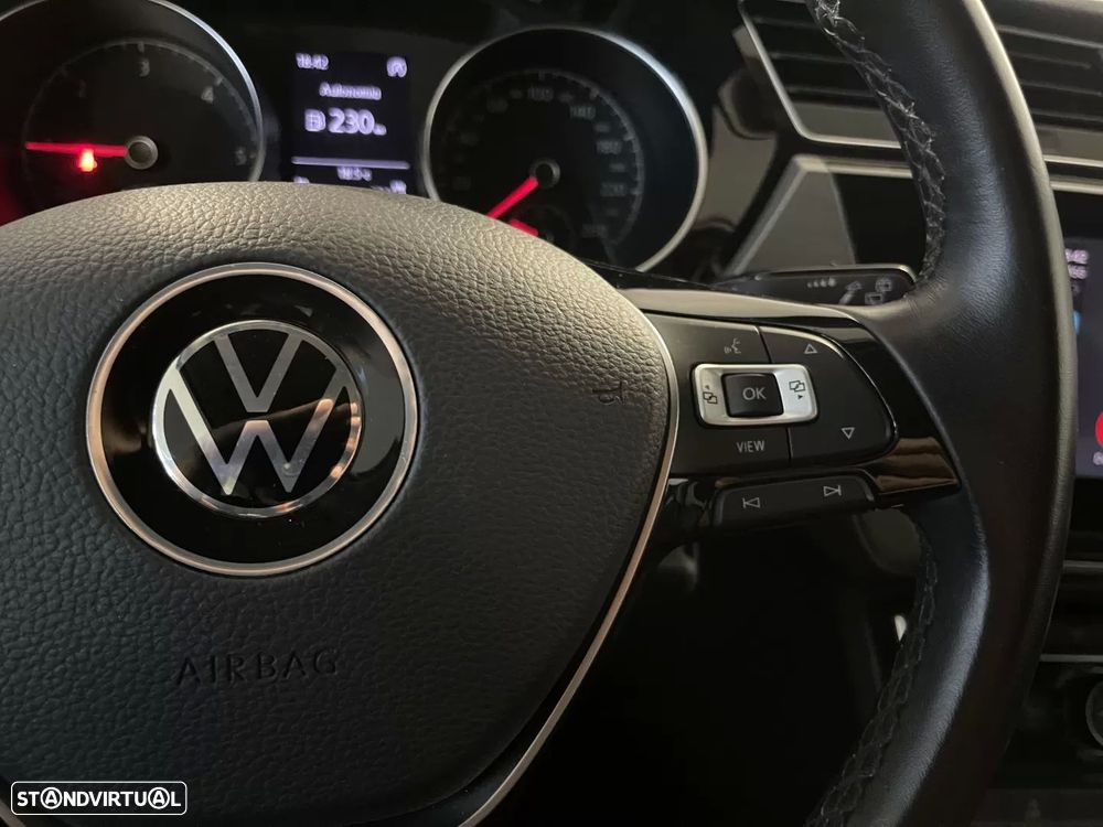 VW Touran 2.0 TDI SCR Comfortline - 24