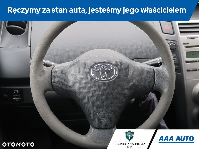 Toyota Yaris - 16