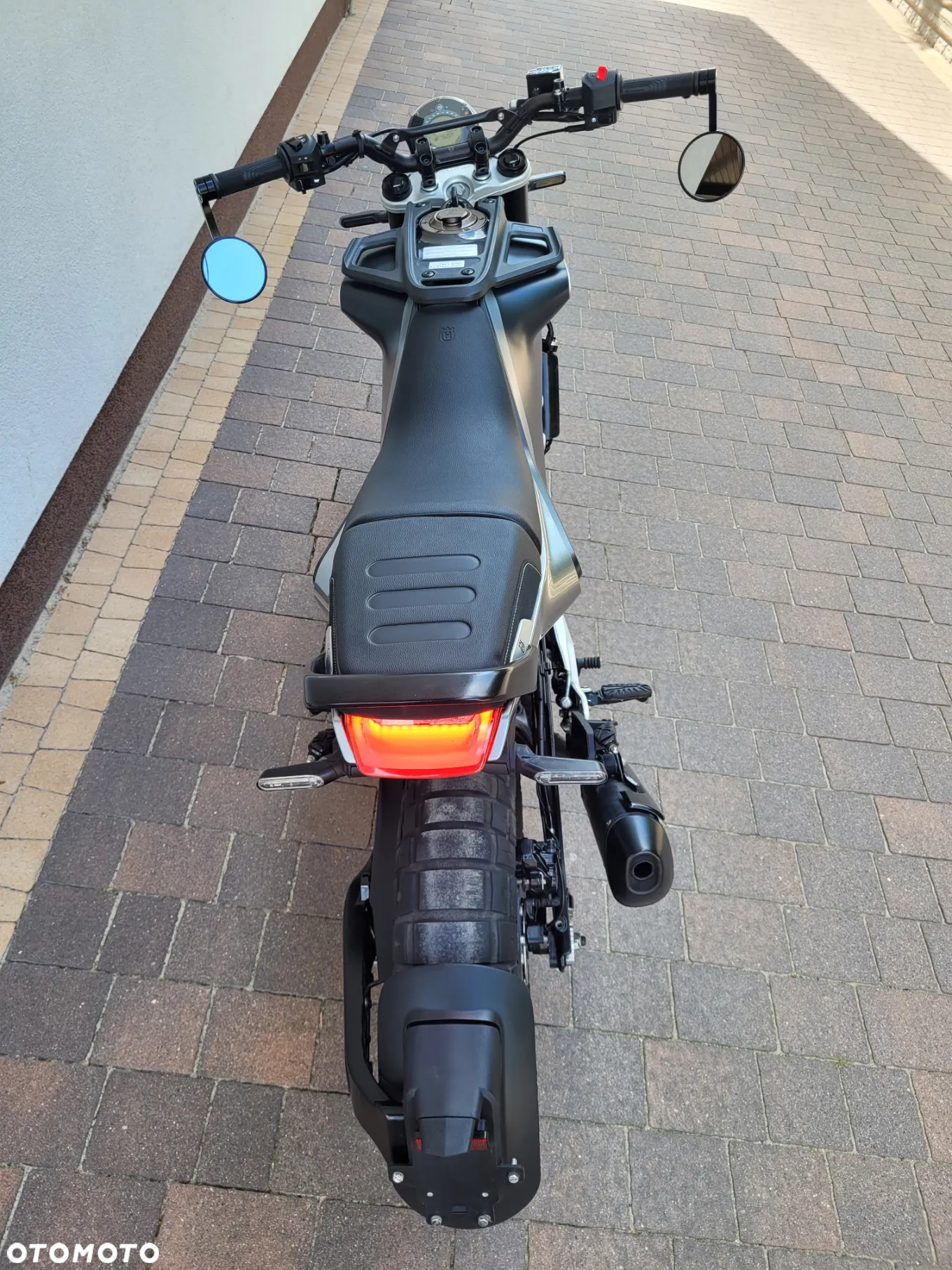 Husqvarna Svartpilen - 10
