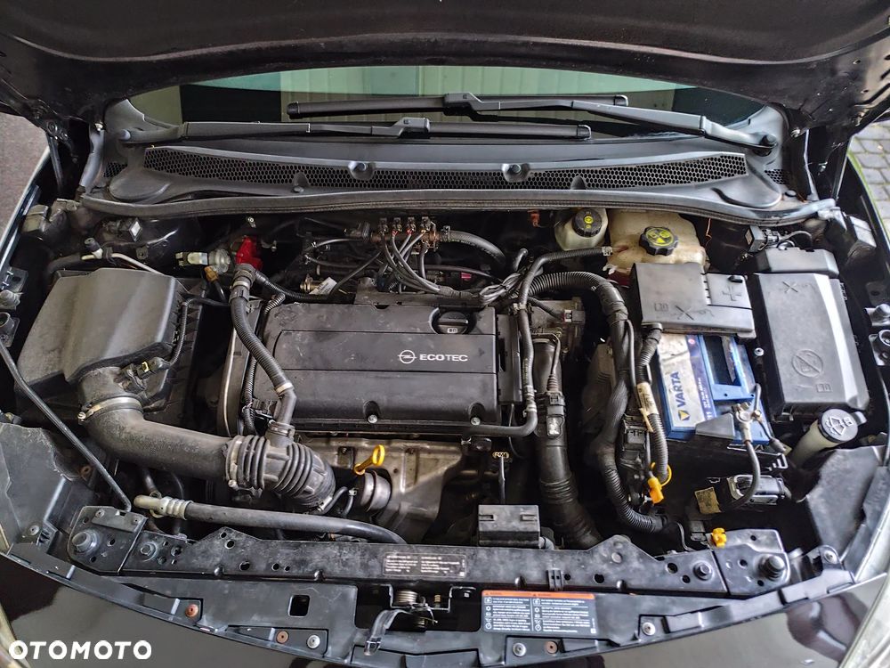 Opel Astra 1.6 T Cosmo - 19