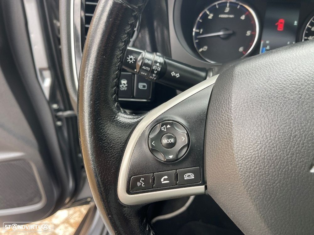 Mitsubishi Outlander 2.2 DI-D Instyle - 31