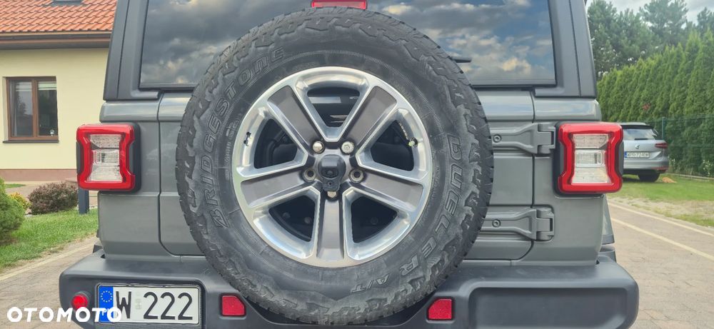 Jeep Wrangler - 16