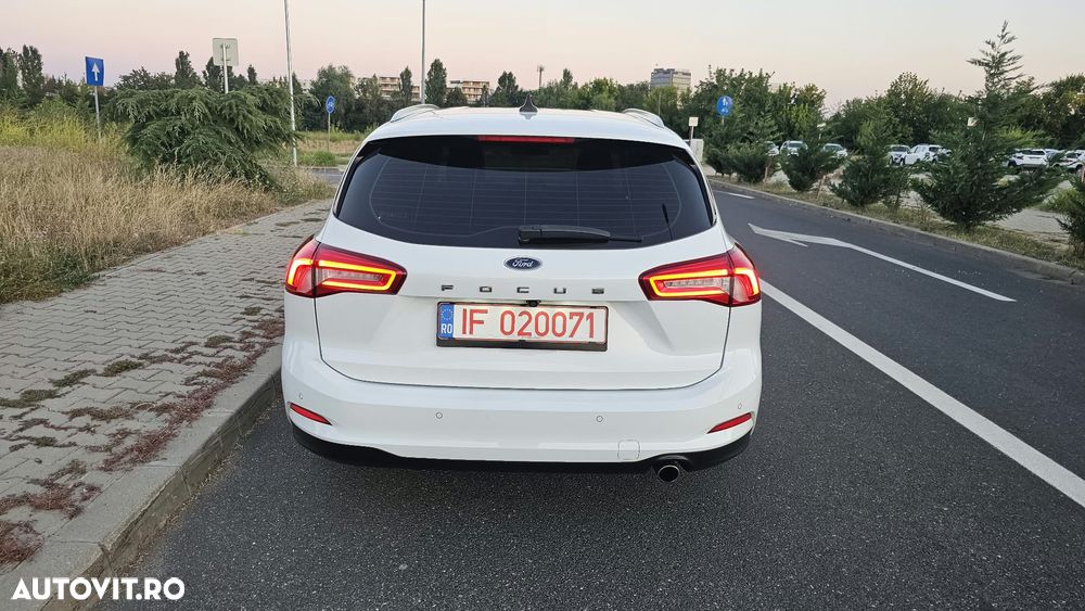 Ford Focus 1.5 EcoBlue Start-Stopp-System TITANIUM - 6