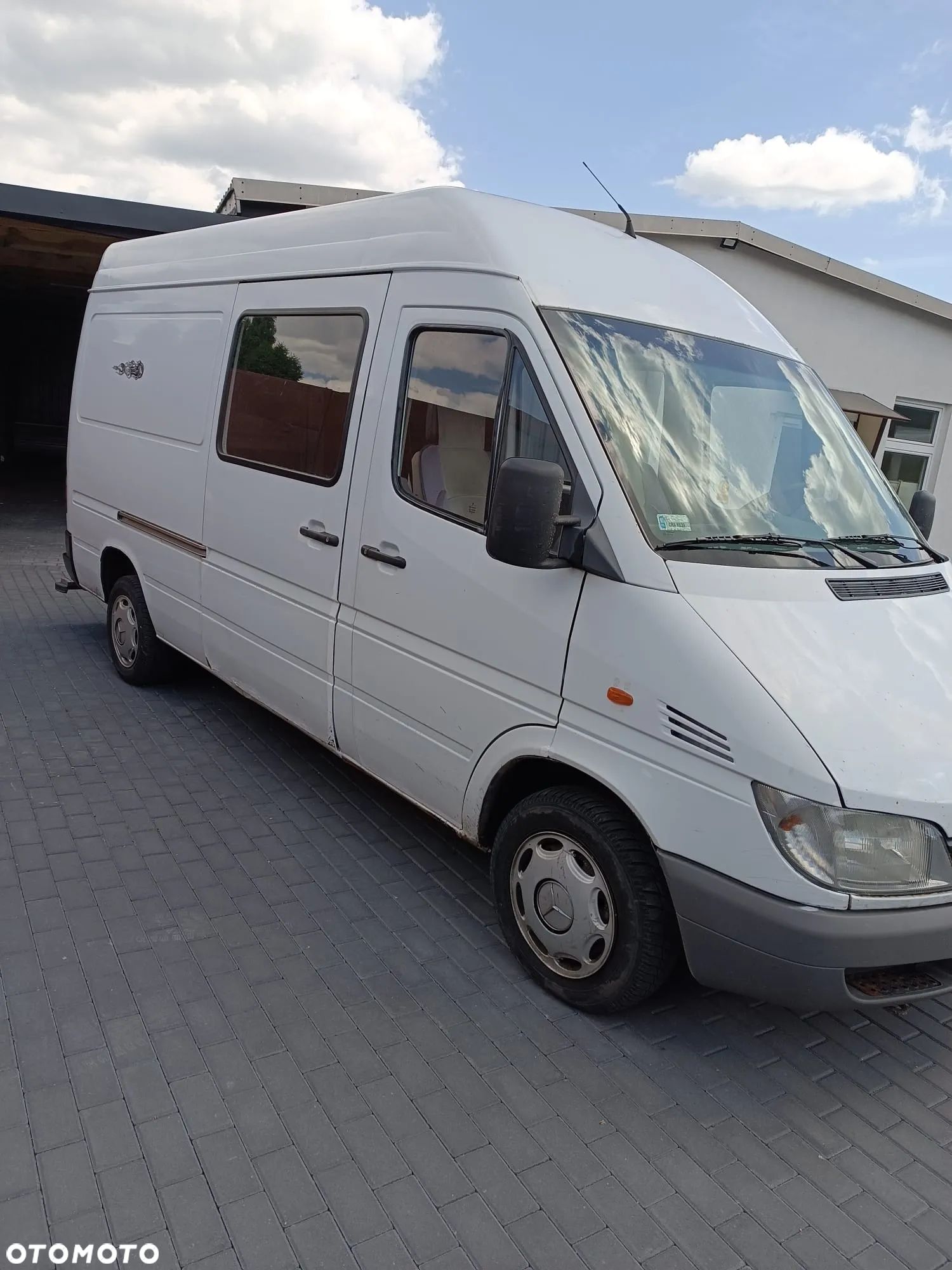 Mercedes-Benz Sprinter - 1