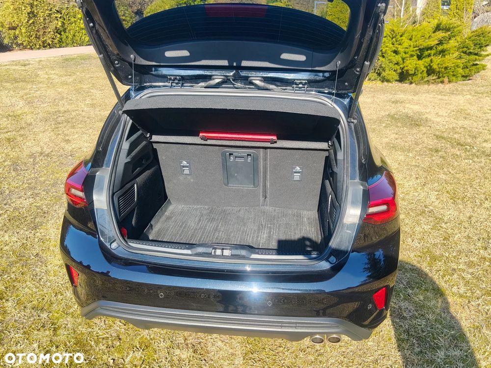 Ford Focus 1.0 EcoBoost mHEV ST-Line X - 12