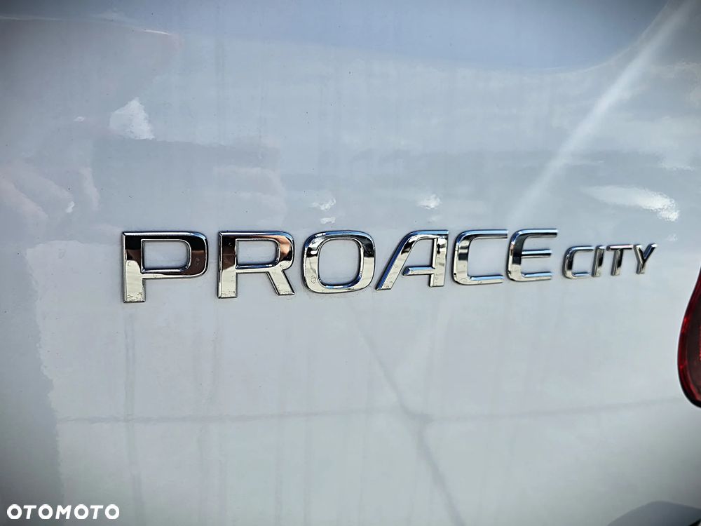 Toyota Furgon Brygadowy Long podwójne drzwi boczne - 13