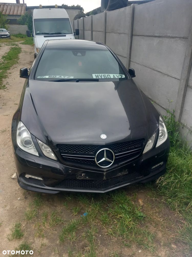 Maska zderzak błotniki pas.kpl Mercedes W207 - 1