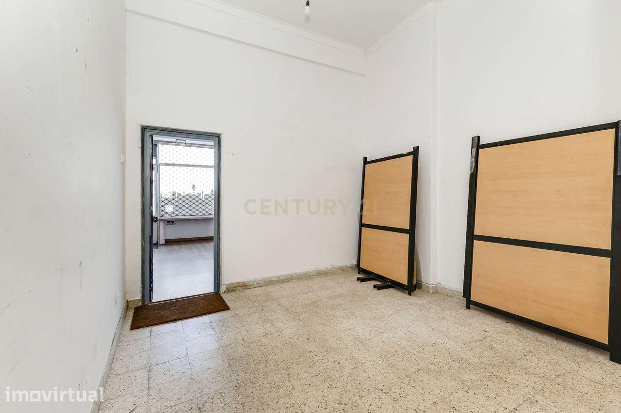 Loja no Lumiar, na Calçada de Carriche com 60 m2 num só piso - Grande imagem: 5/9