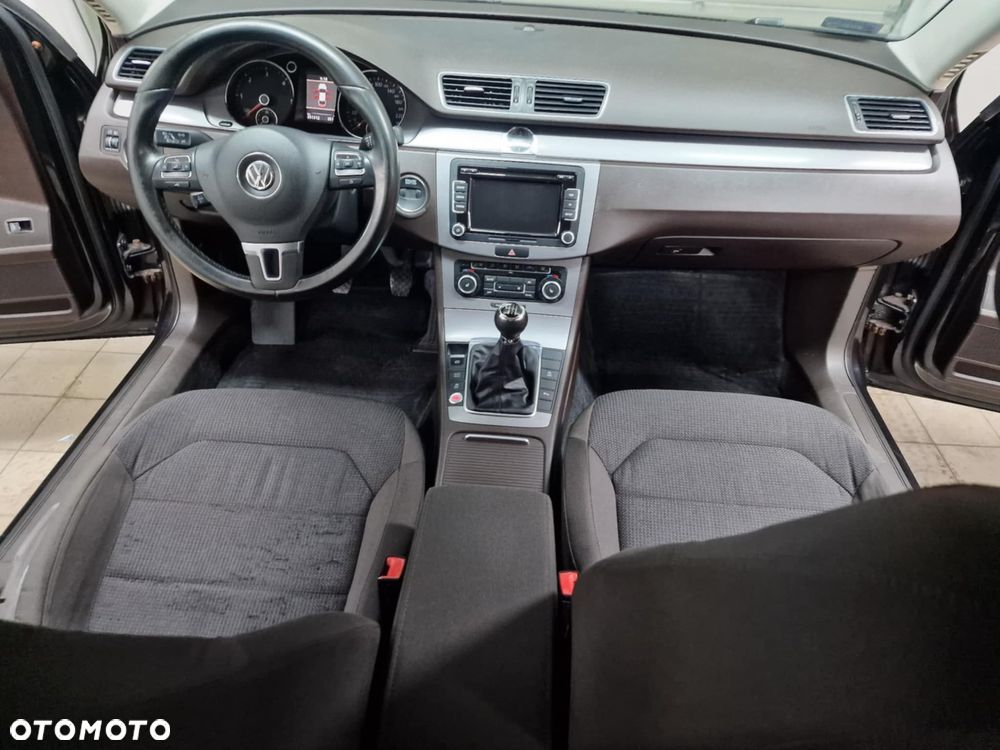 Volkswagen Passat 2.0 TDI Comfortline - 15