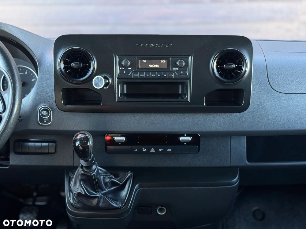 Mercedes-Benz Sprinter - 33