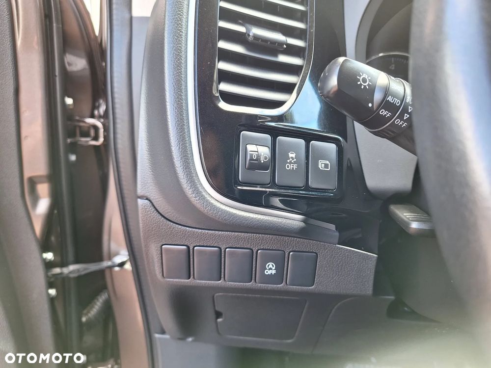 Mitsubishi Outlander 2.0 4WD CVT Plus - 22