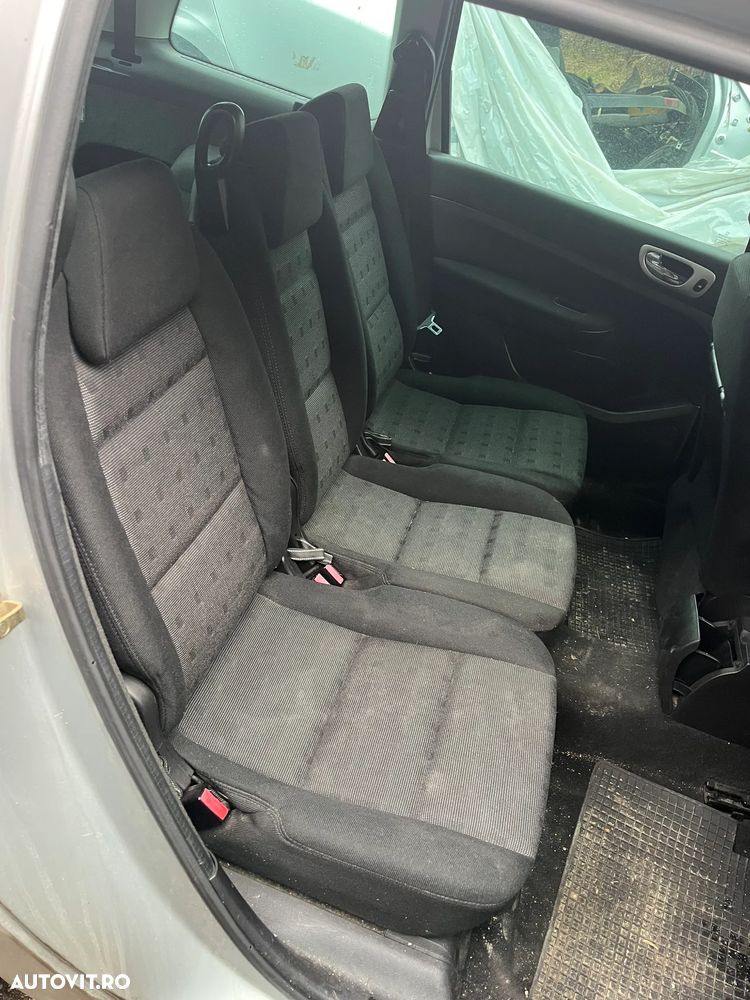 Dezmembrez Peugeot 307 SW facelift break 2006 1,6 HDI gri argintiu - 10