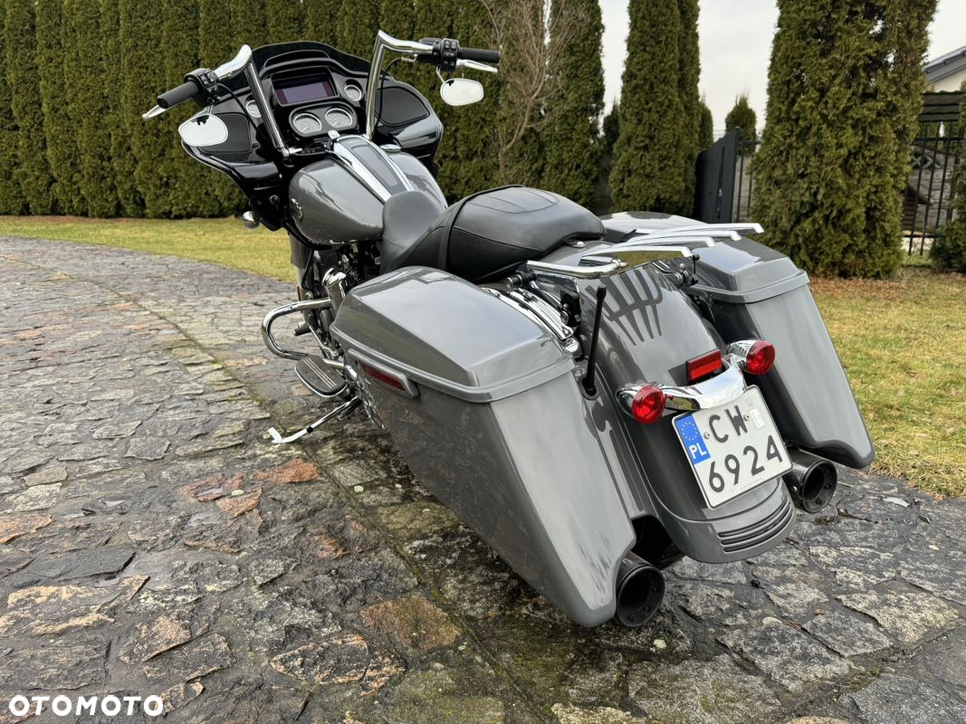 Harley-Davidson Touring Road Glide - 13