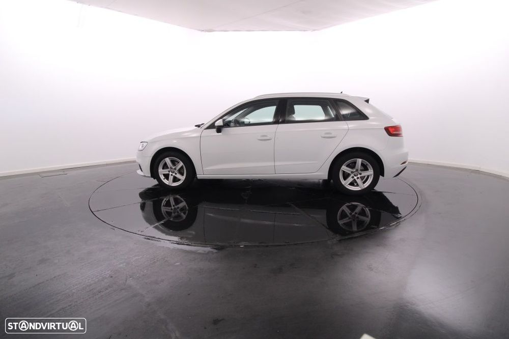 Audi A3 Sportback 30 TDI - 3