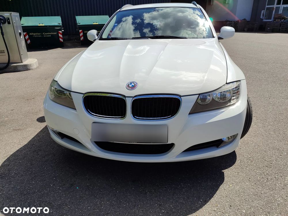 BMW Seria 3 320i - 1