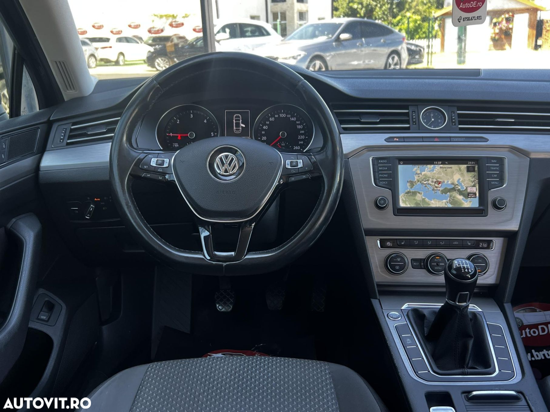 Volkswagen Passat - 8