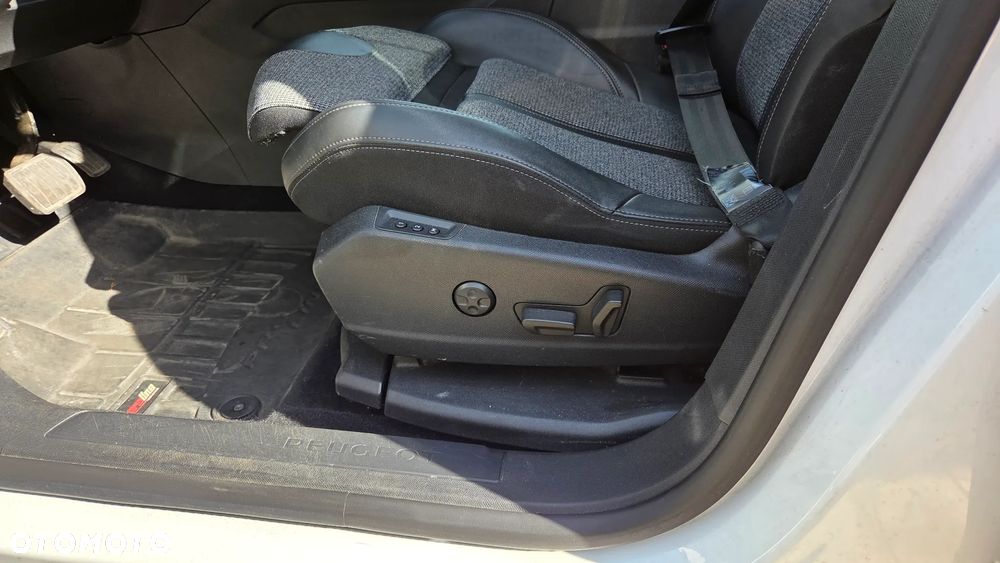 Peugeot 5008 1.5 BlueHDi Active S&S EAT8 - 19