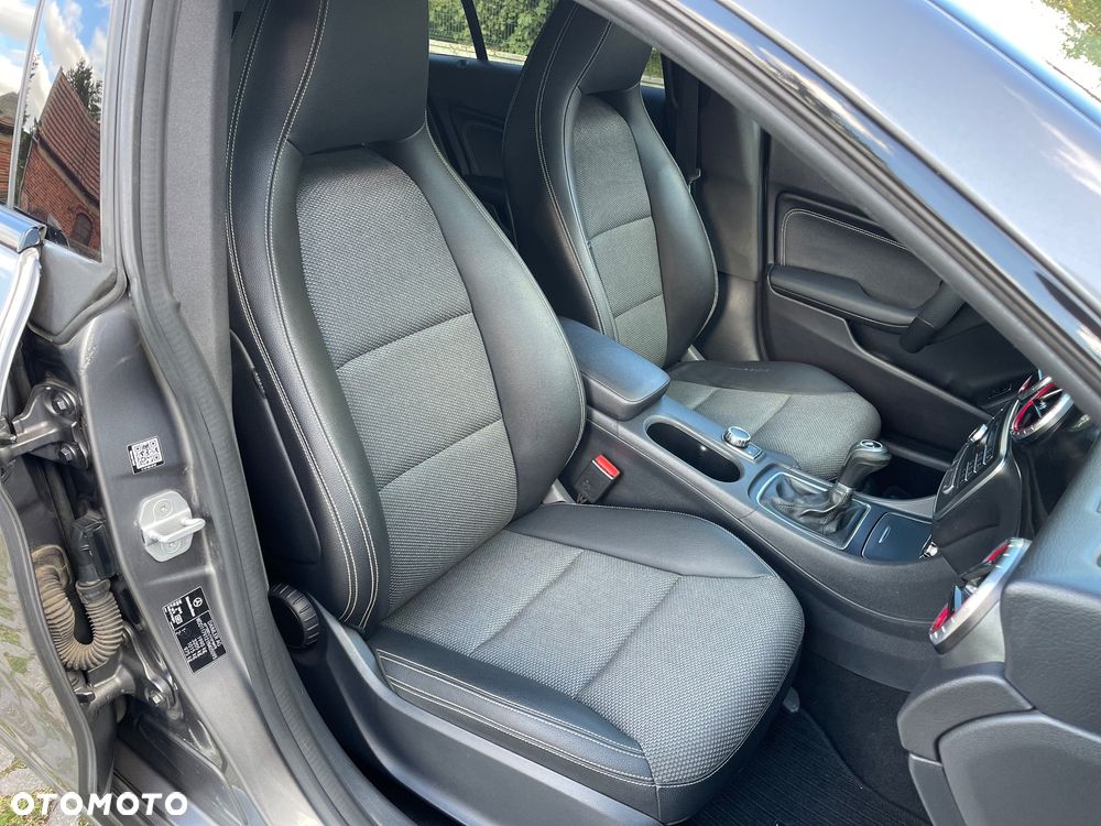 Mercedes-Benz CLA 180 d Shooting Brake - 22