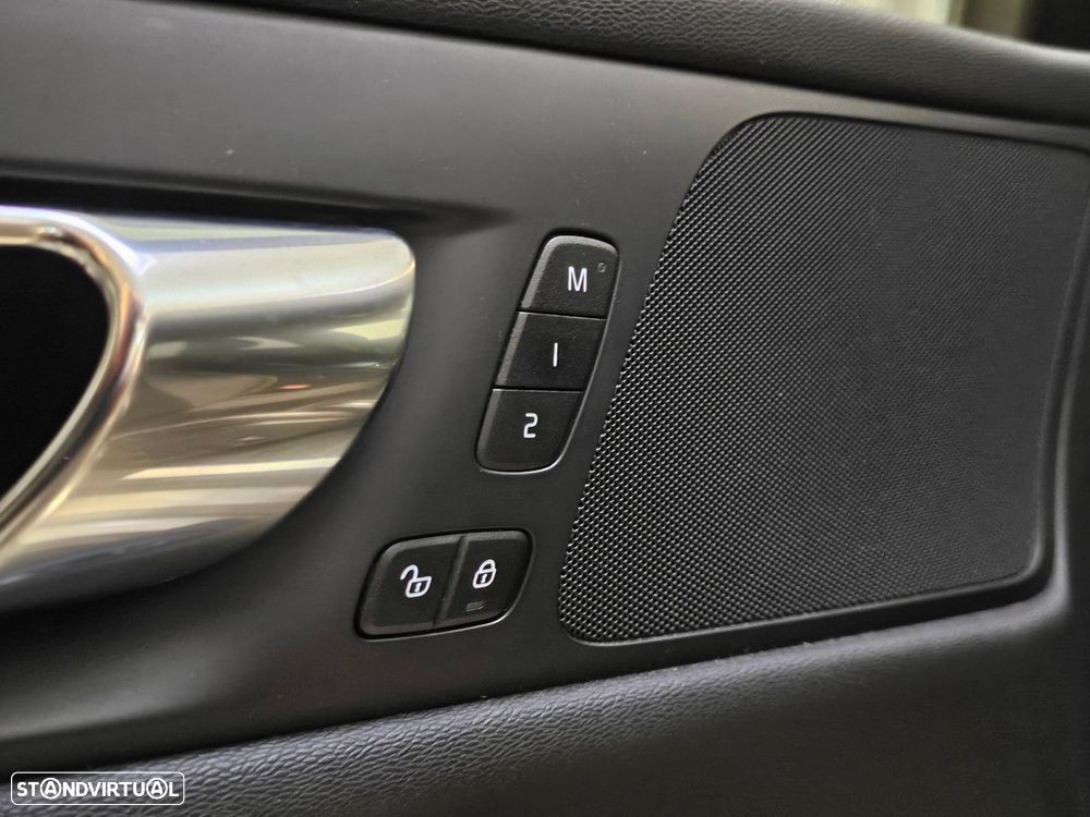 Volvo V60 2.0 T8 AWD TE R-Design - 21