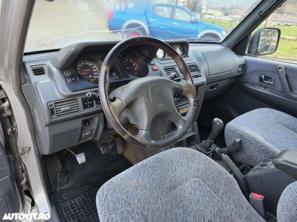 Mitsubishi Pajero Sport 2.5 TD+ Instyle - 14