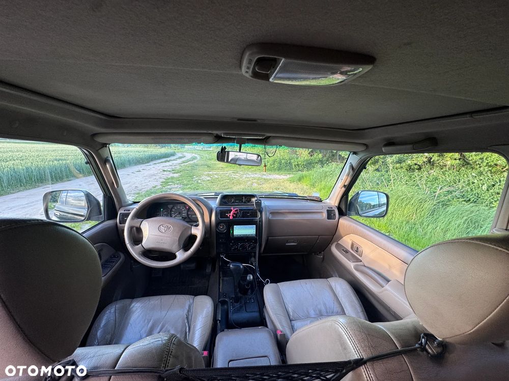 Toyota Land Cruiser - 17