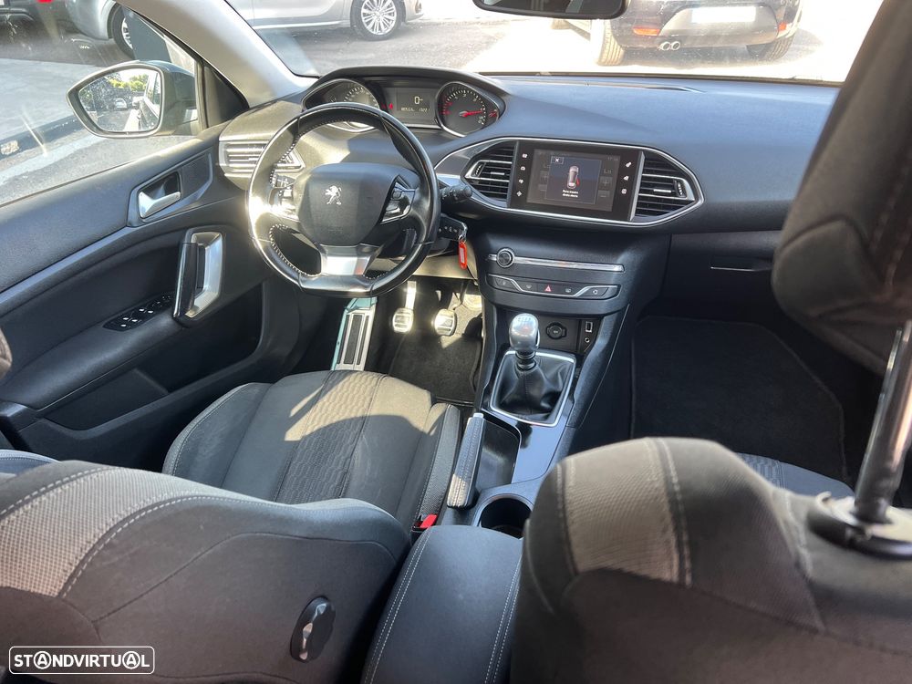 Peugeot 308 1.6 BlueHDi Allure J17 - 31