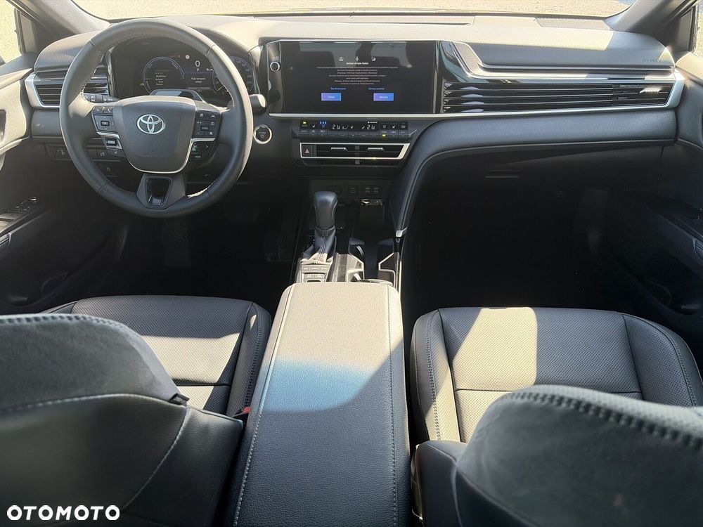 Toyota Camry - 13
