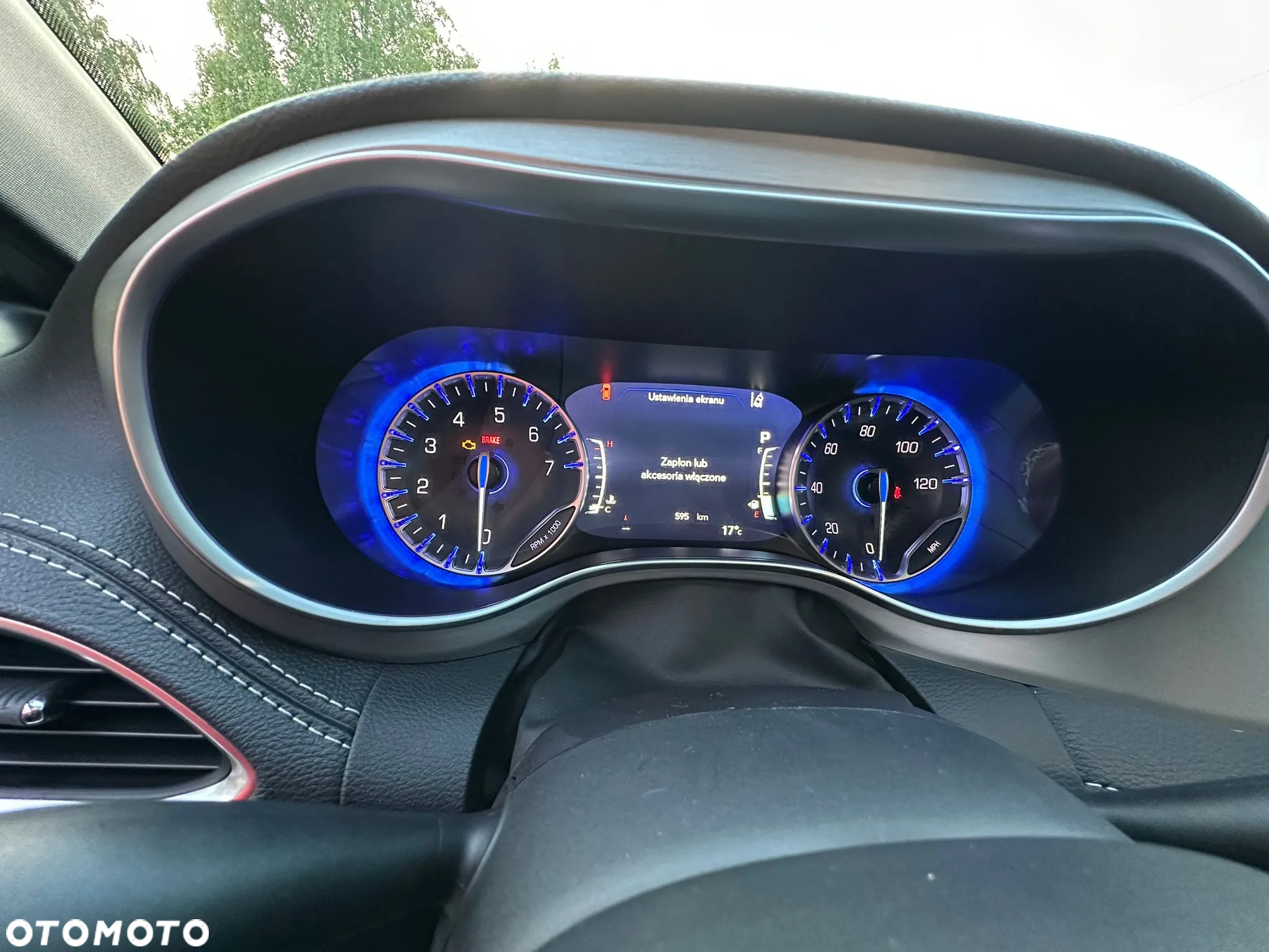 Chrysler Pacifica - 10