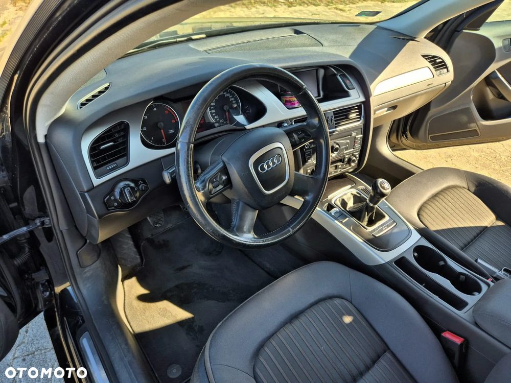 Audi A4 Avant 2.0 TDI - 8
