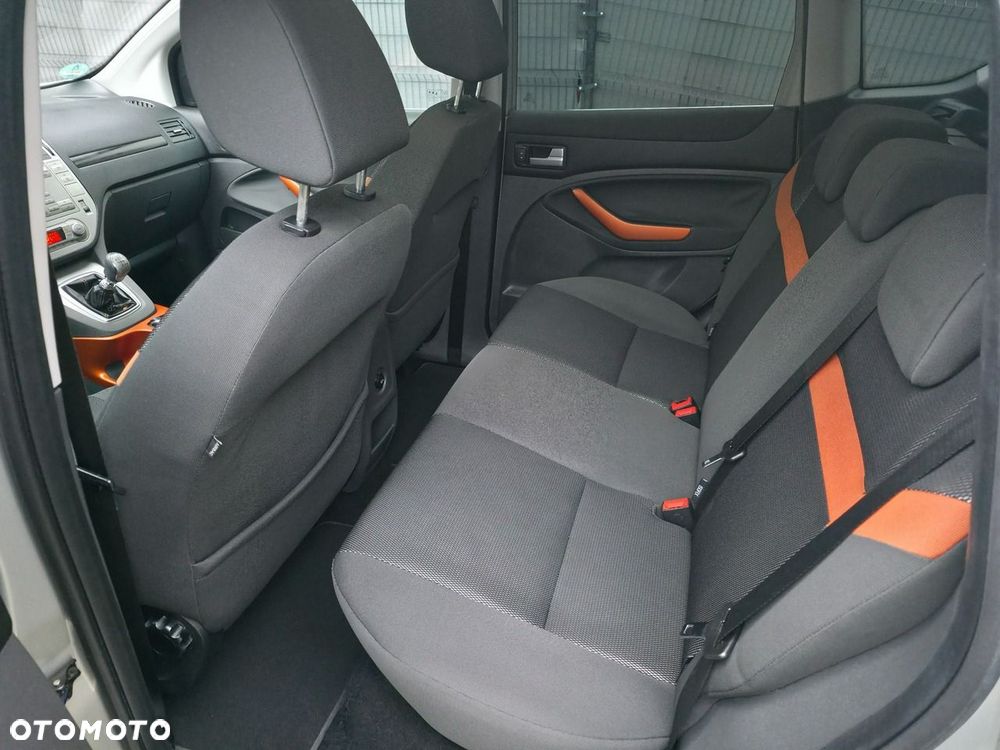 Ford Kuga - 8