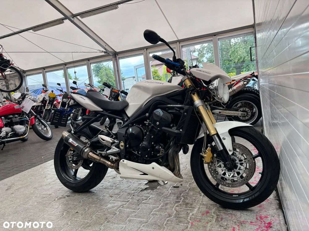 Triumph Street Triple - 4