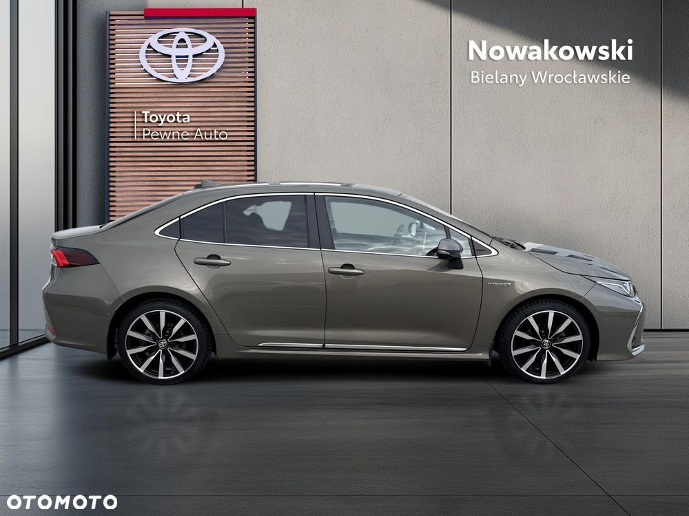 Toyota Corolla 1.8 Hybrid Executive - 28