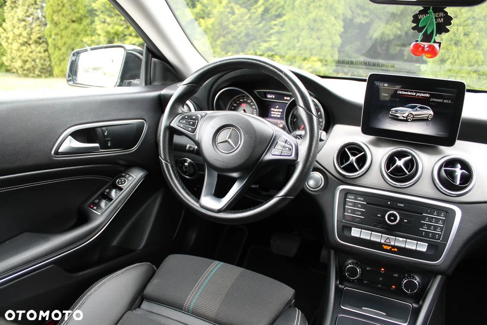 Mercedes-Benz CLA - 28