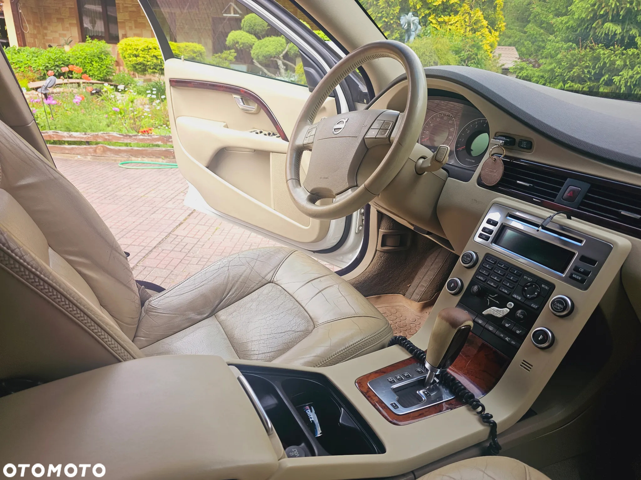 Volvo XC 70 3.2 AWD Momentum - 3