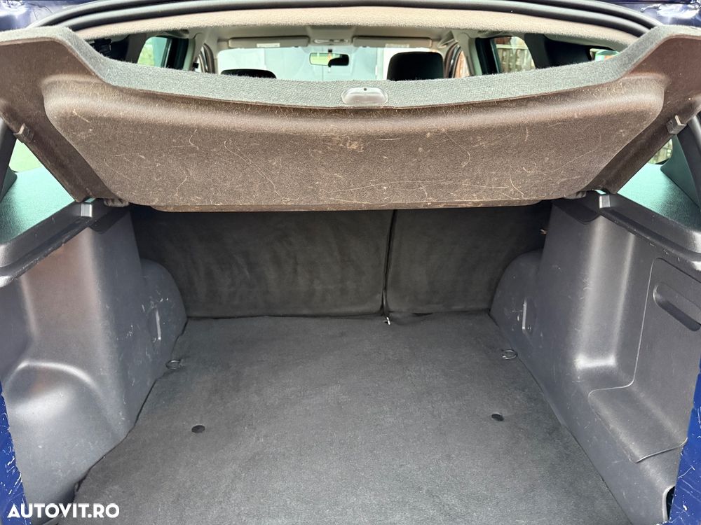 Dacia Duster dCi 110 FAP 4x2 Celebration - 12