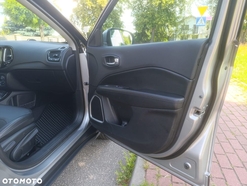Jeep Compass 1.4 TMair Limited FWD S&S - 38